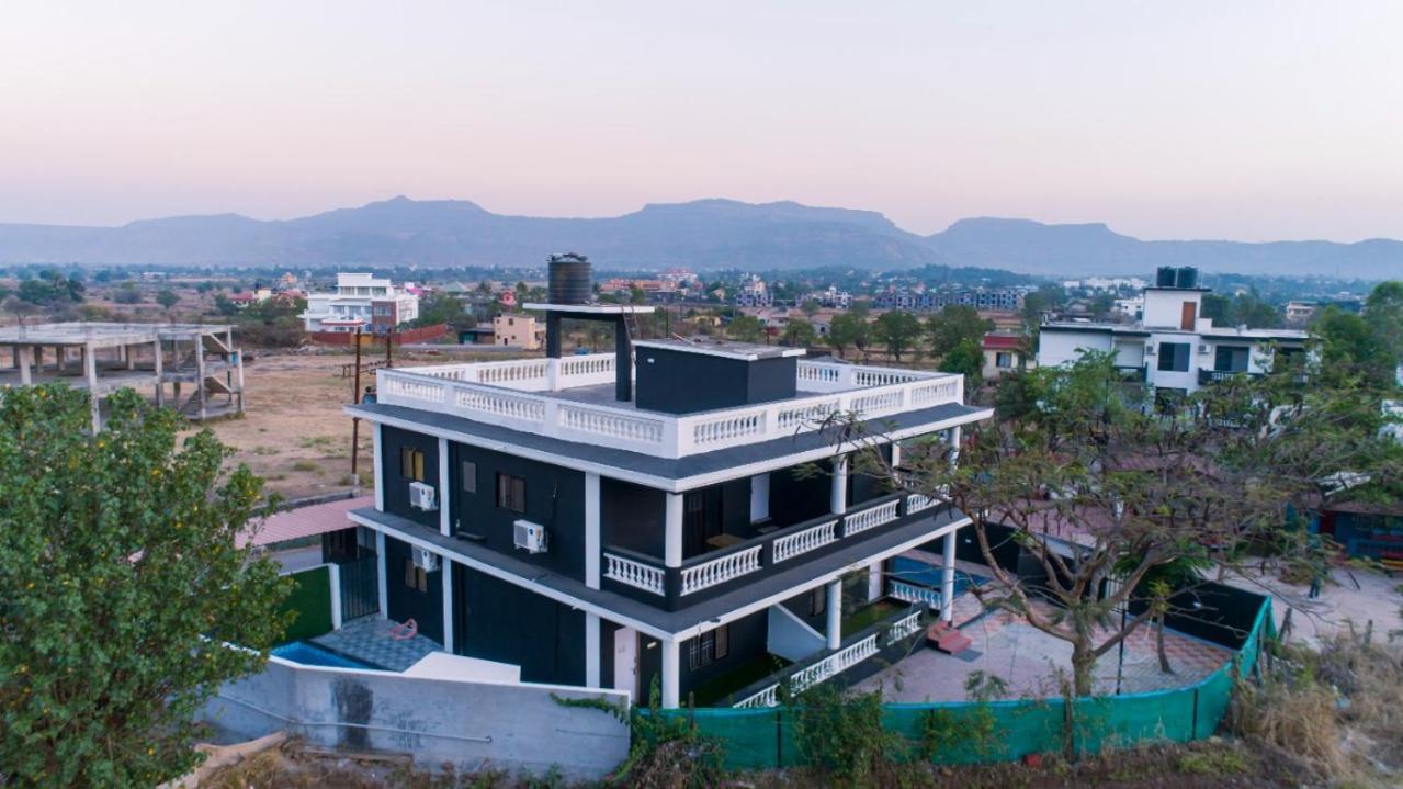 Empyrean Stay Ll 3Bhk Ll Jaguar Villa Ll Ac Ll Pvt Pool Ll Luxury Lonavala Kültér fotó