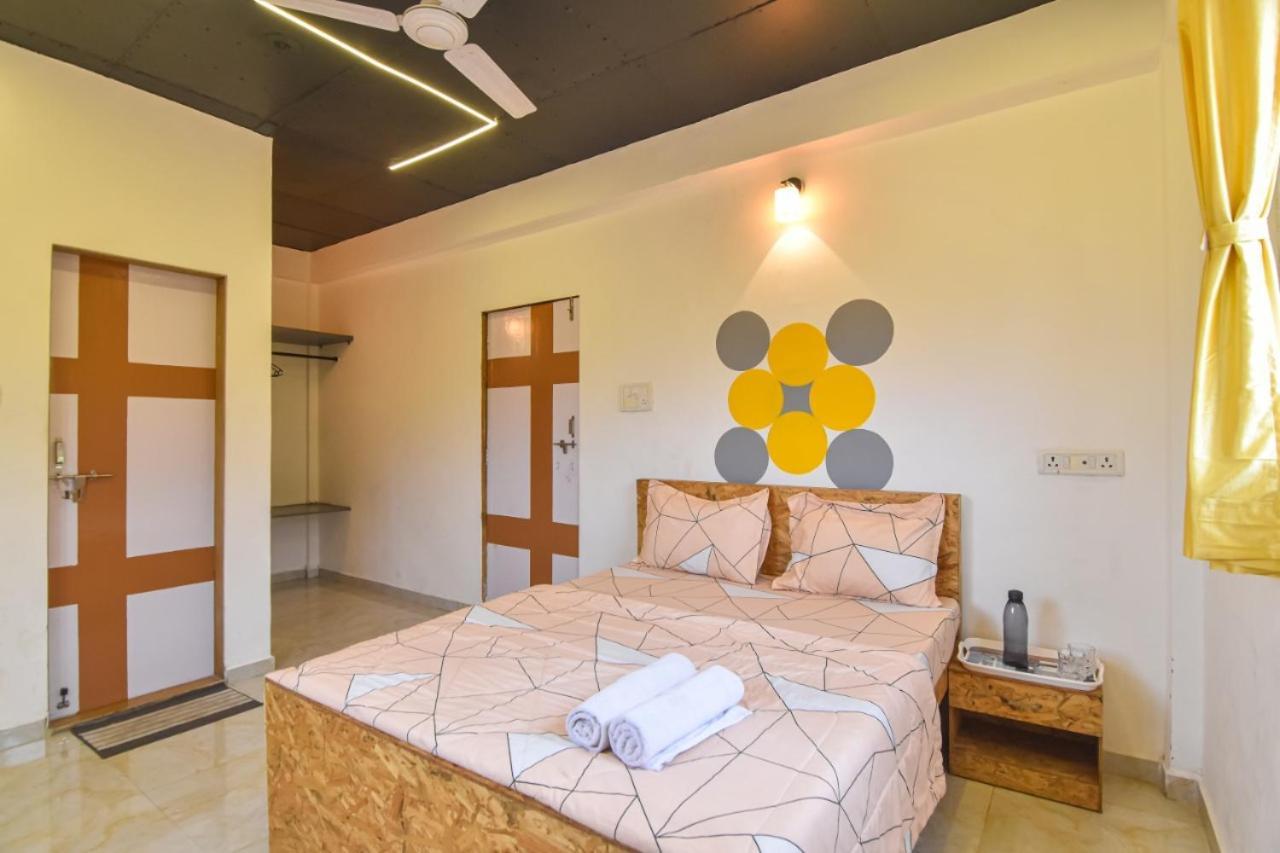 Empyrean Stay Ll 3Bhk Ll Jaguar Villa Ll Ac Ll Pvt Pool Ll Luxury Lonavala Kültér fotó